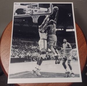 MICHAEL JORDAN DUNKS💥ON EWING  8.5x11 REPRINT 3 POSTER GLOSSY B/W BUNDLE SET!🔥
